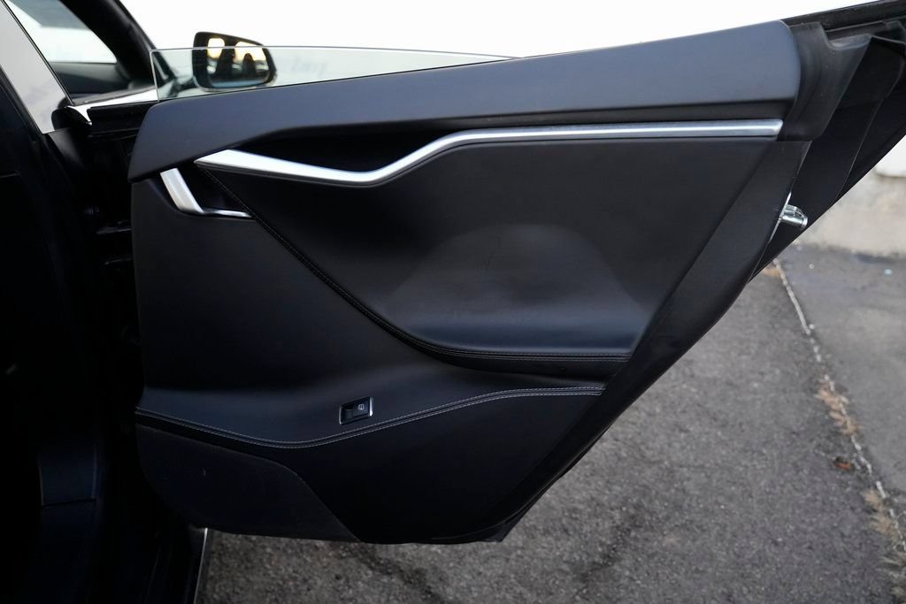 Used 2017 Tesla Model S 75D AWD/4WD image 34