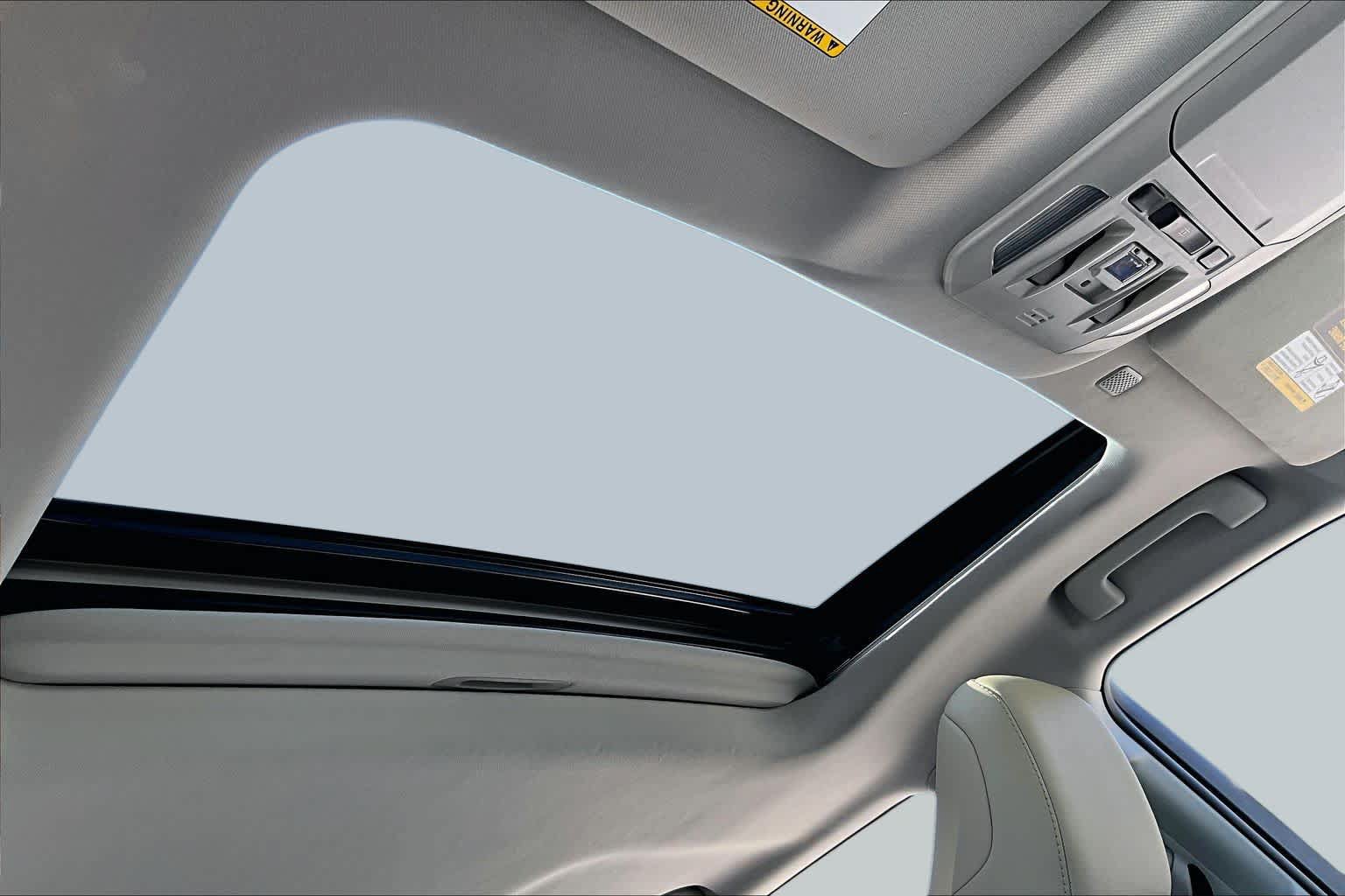 Used 2020 Toyota Highlander Limited FWD image 14