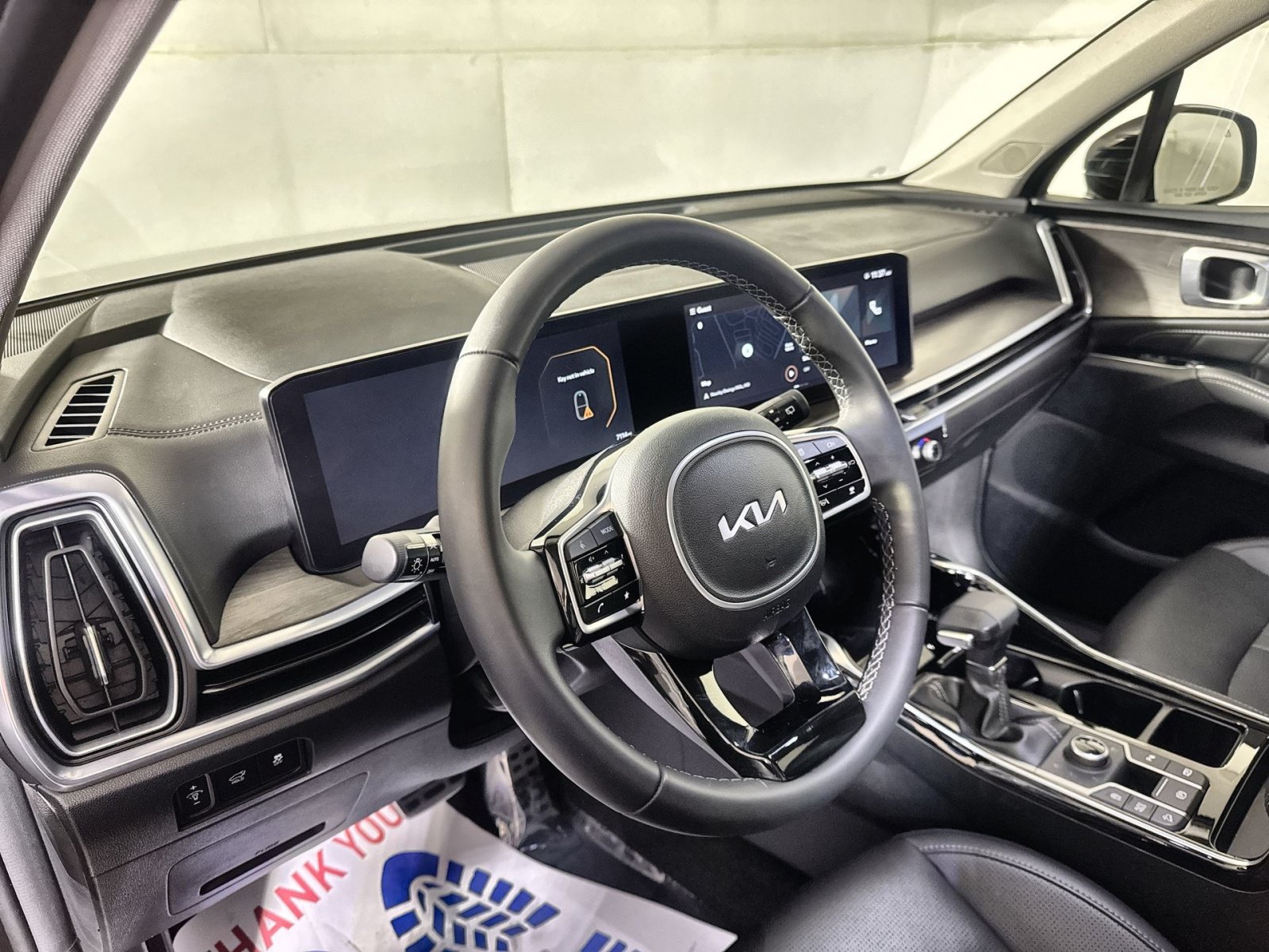 Used 2025 Kia Sorento SX AWD/4WD image 16