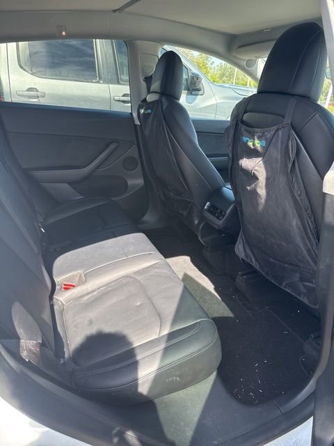 Used 2022 Tesla Model Y Long Range image 11