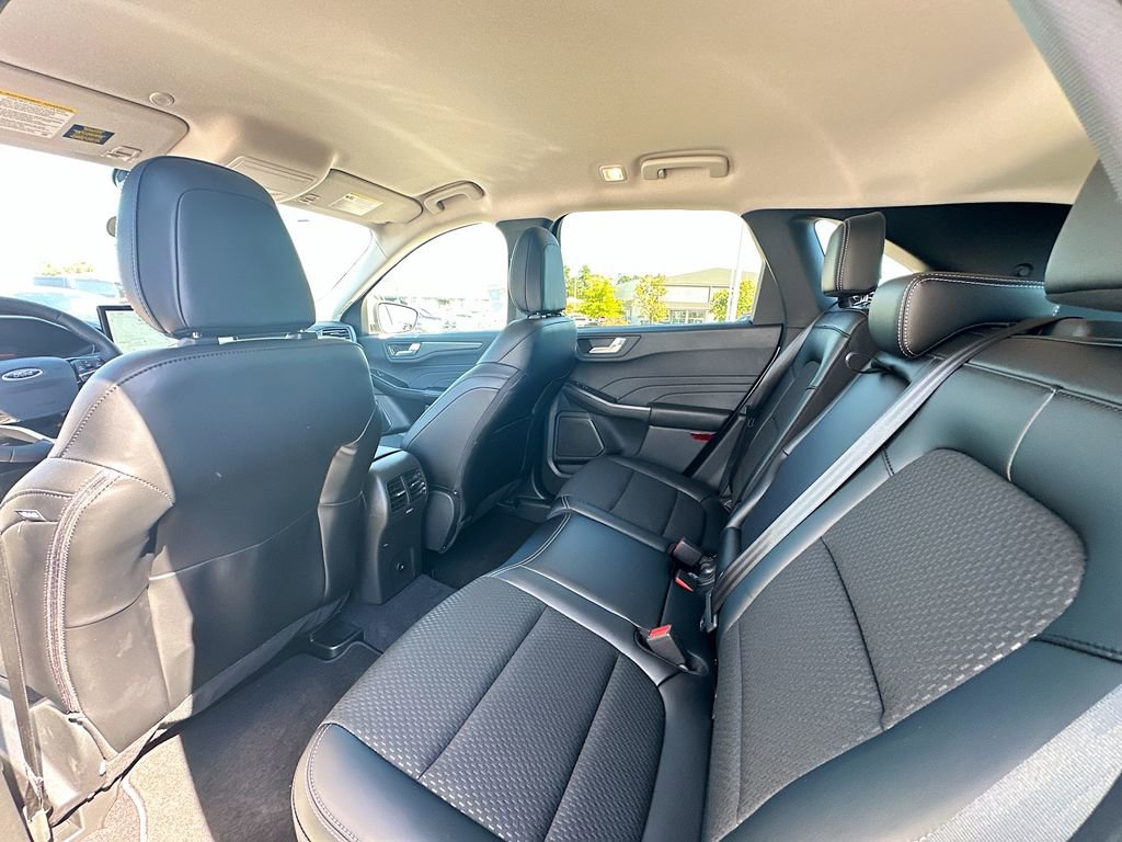 New 2025 Ford Escape SE w/ Class II Trailer Tow Package image 4