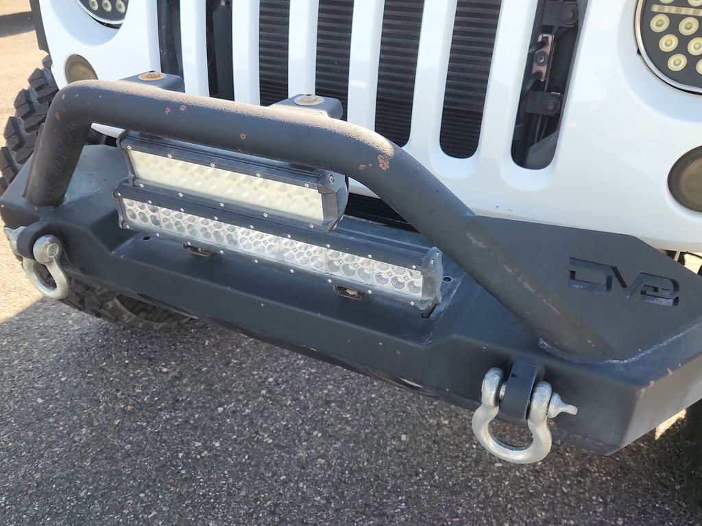 Used 2016 Jeep Wrangler Unlimited Sahara w/ Max Tow Package AWD/4WD image 18