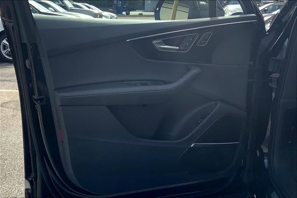 Used 2023 Audi Q7 3.0T Prestige image 22