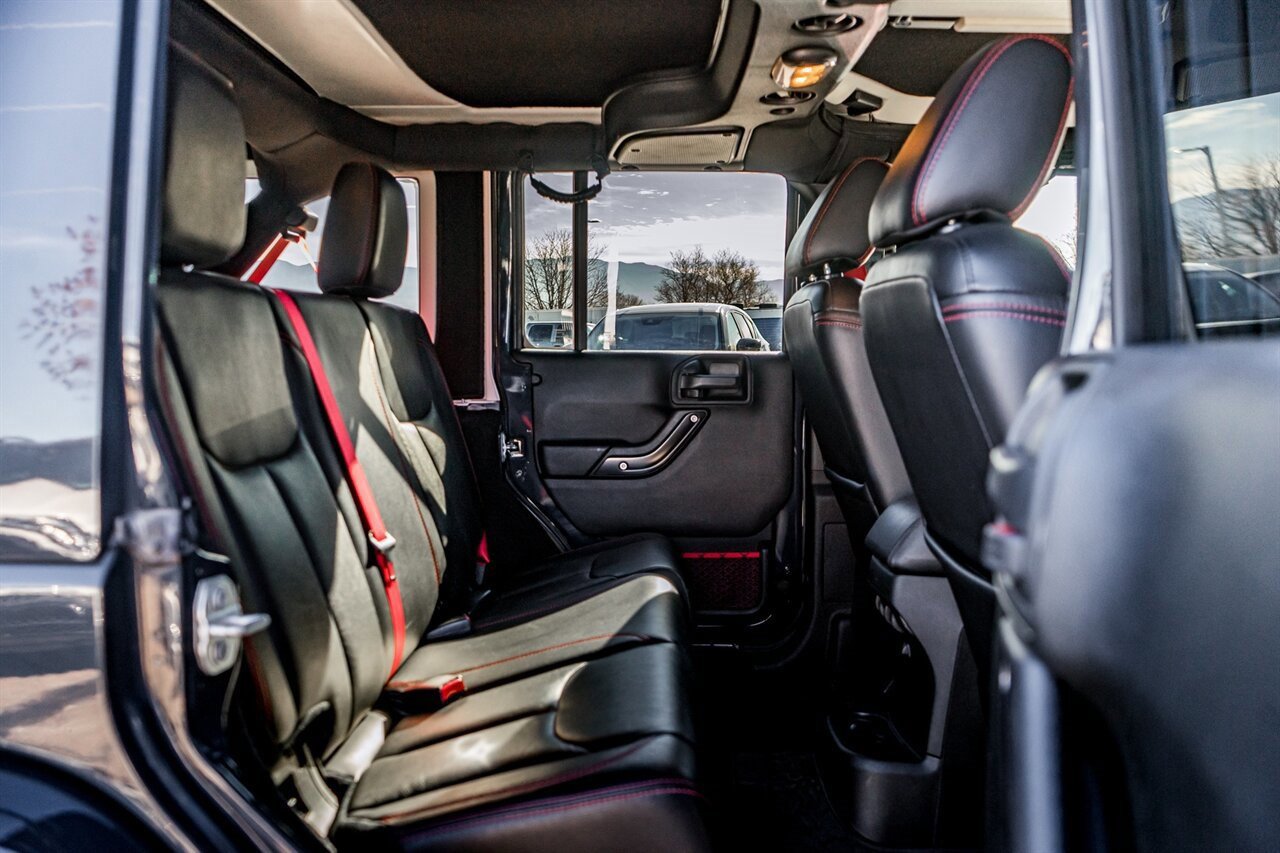 Used 2017 Jeep Wrangler Unlimited Rubicon image 37