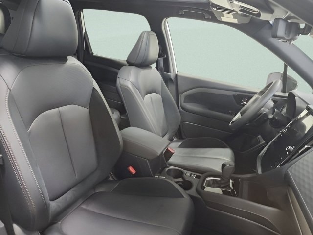 Used 2025 Subaru Forester Touring w/ Popular Package - Touring AWD/4WD image 17
