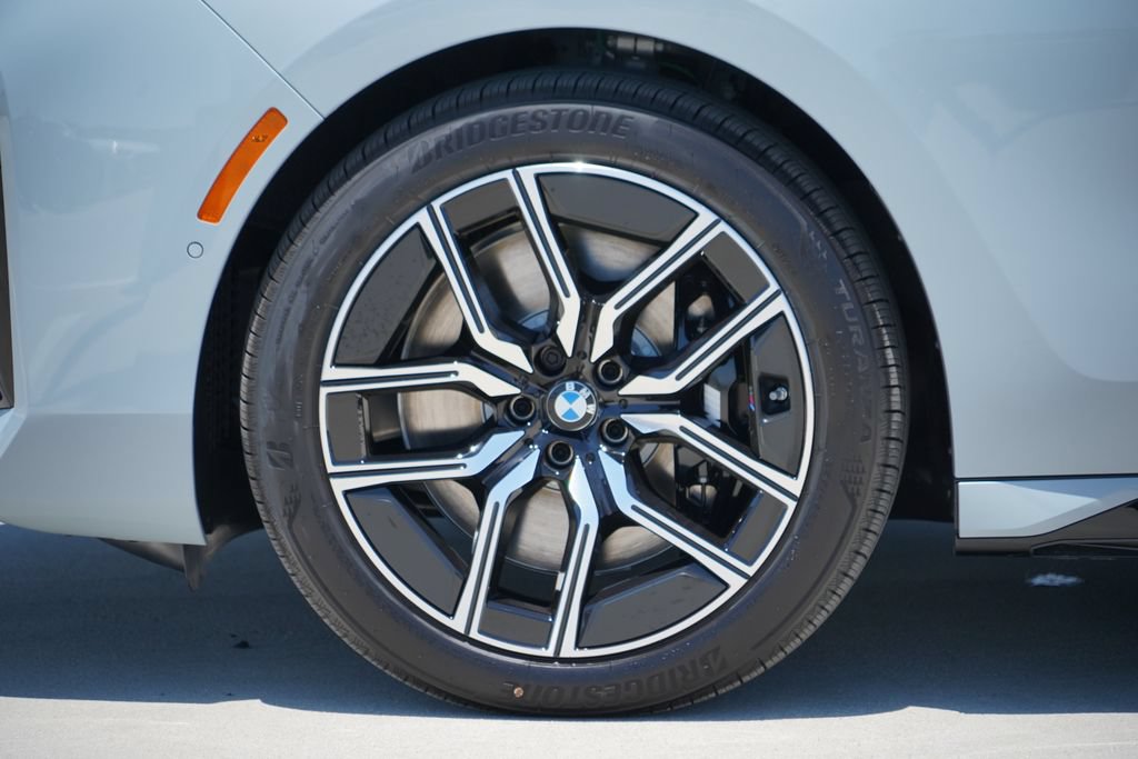 New 2026 BMW 760i xDrive w/ Executive Package AWD/4WD image 5