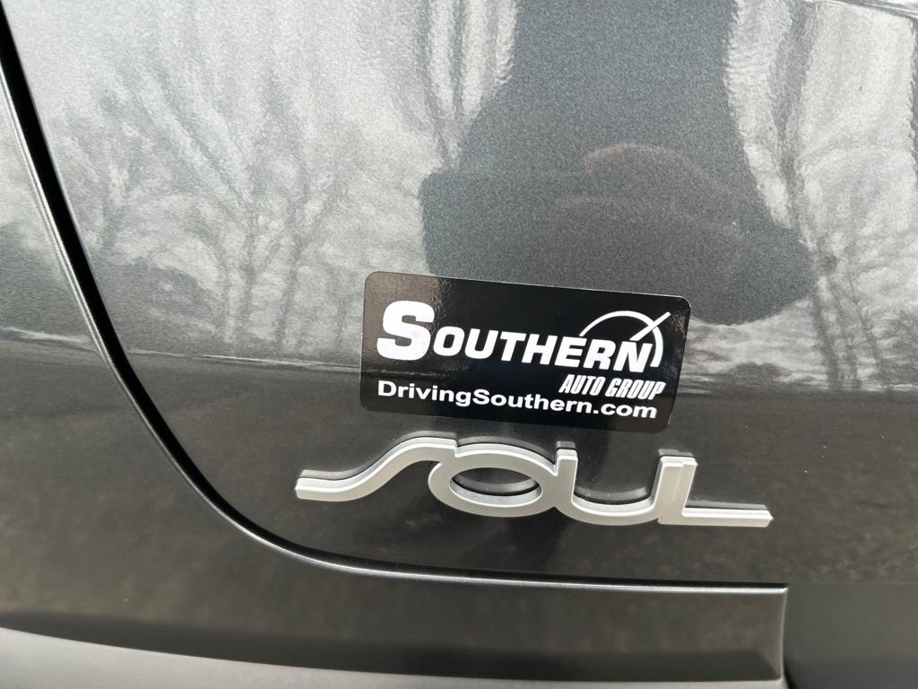 Used 2022 Kia Soul EX image 11