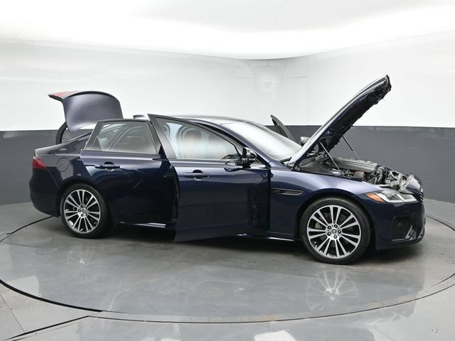 Used 2024 Jaguar XF R-Dynamic SE AWD/4WD image 48