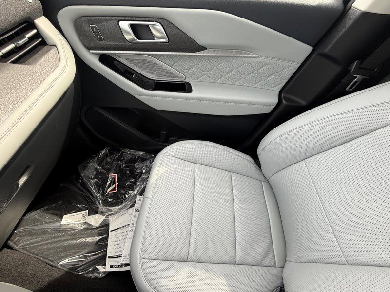 New 2026 Ford Explorer Platinum image 24