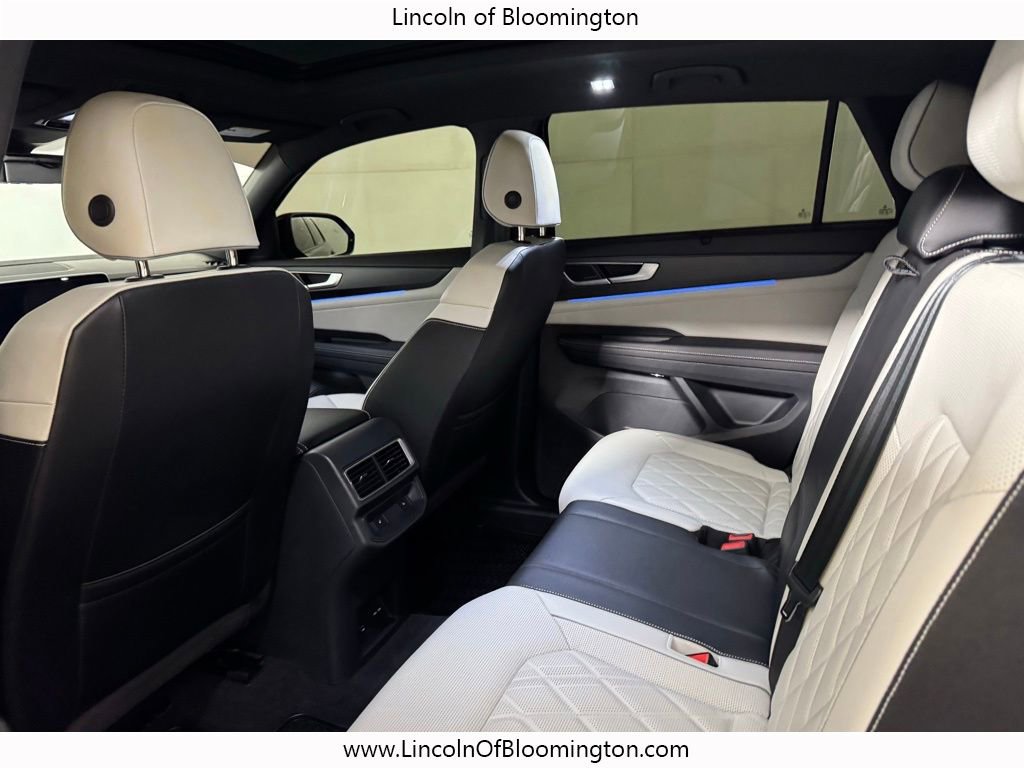 Used 2025 Volkswagen Atlas Cross Sport SEL Premium R-Line image 35