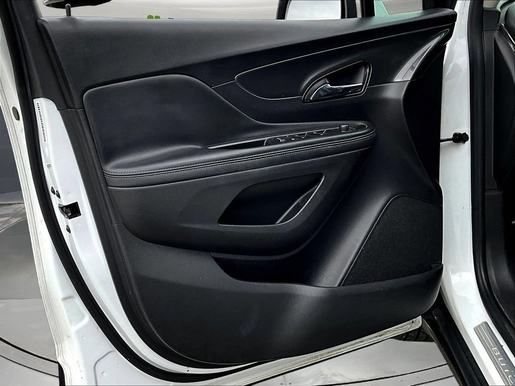 Used 2020 Buick Encore Preferred FWD image 21