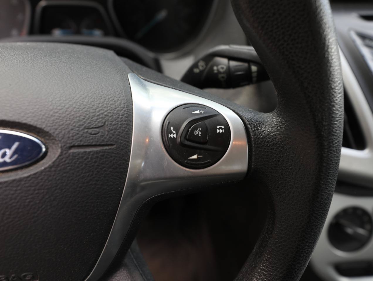 Used 2014 Ford Focus SE FWD image 18