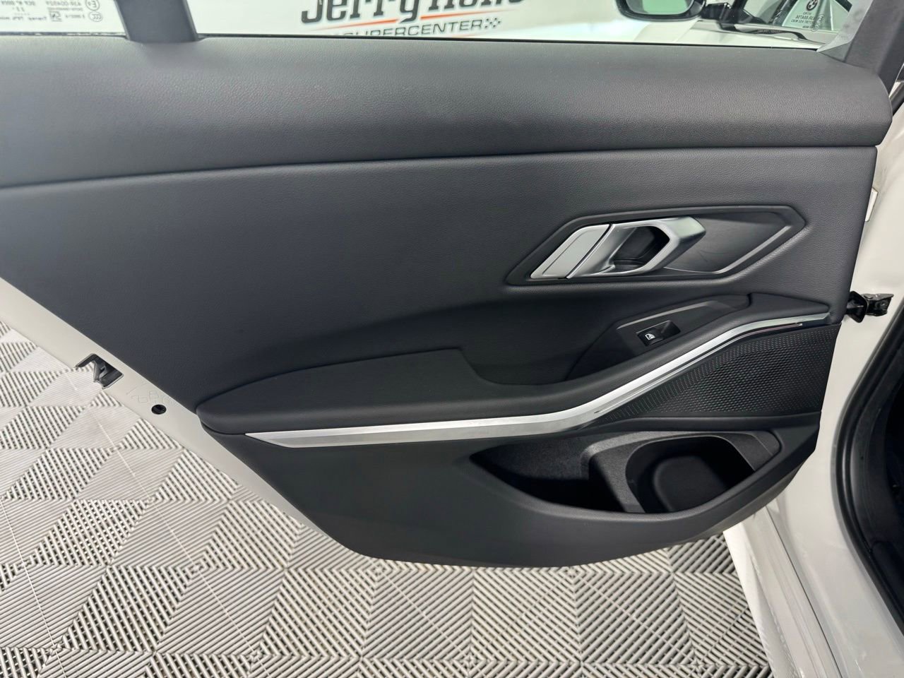 Used 2023 BMW 330i Sedan w/ Premium Package image 25