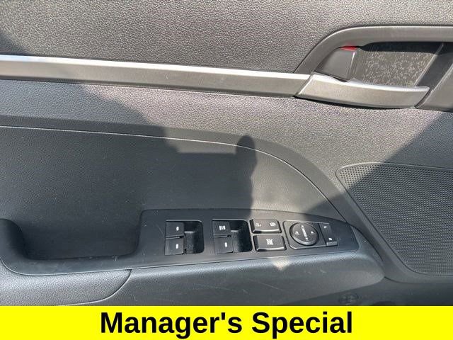 Used 2019 Hyundai Elantra SE w/ Cargo Package image 13