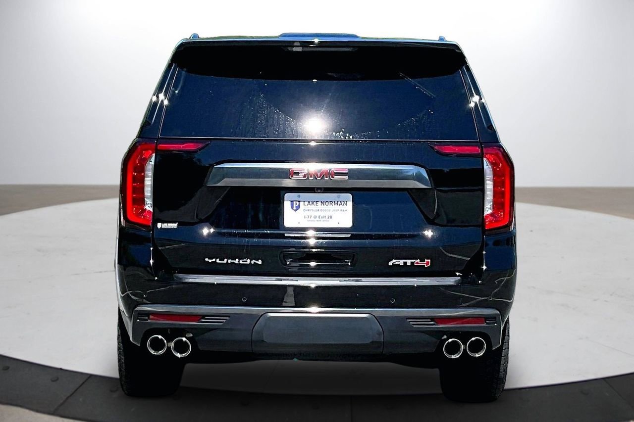 Used 2024 GMC Yukon AT4 w/ AT4 Premium Package AWD/4WD image 8
