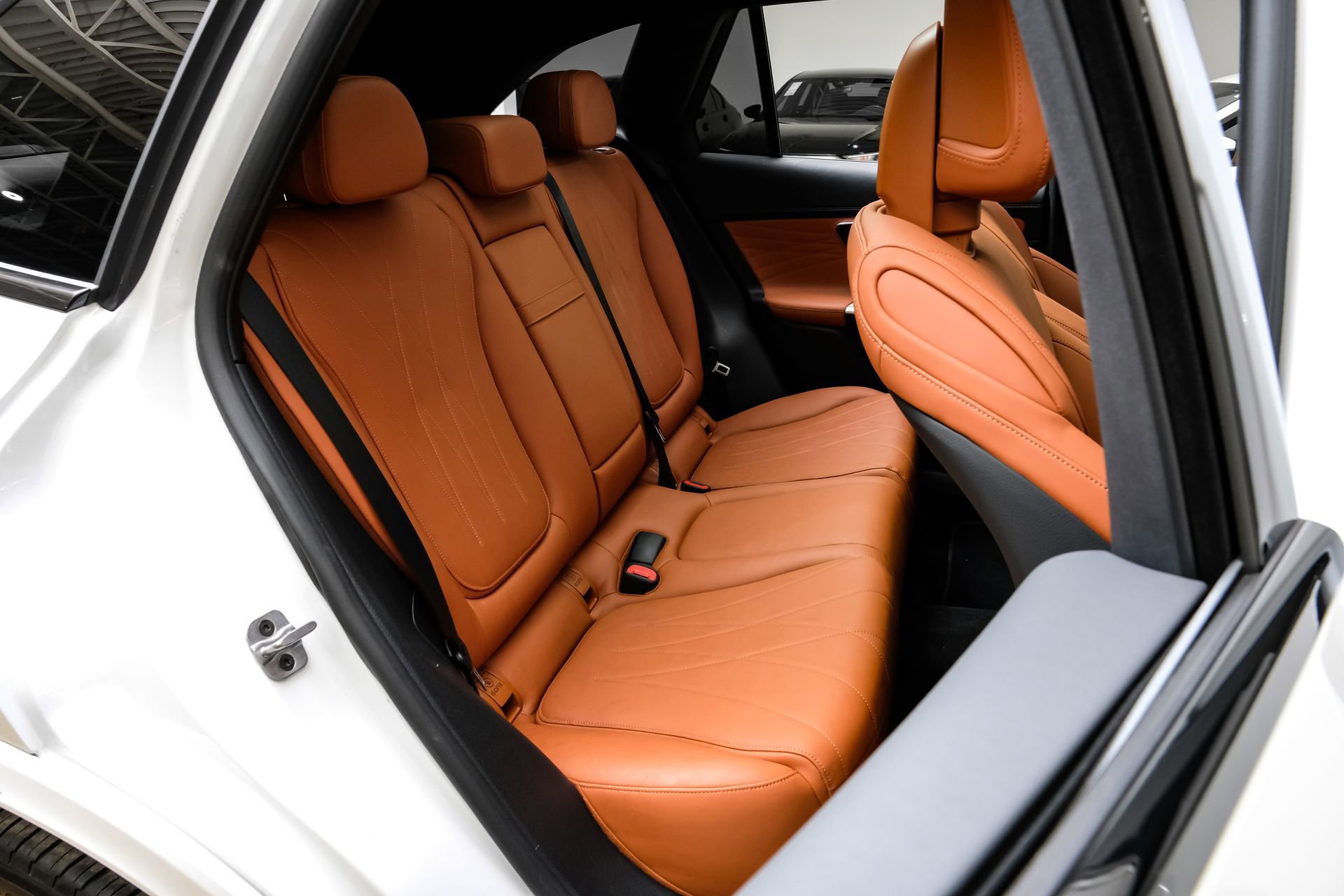 Used 2024 Mercedes-Benz GLC 300 4MATIC image 36