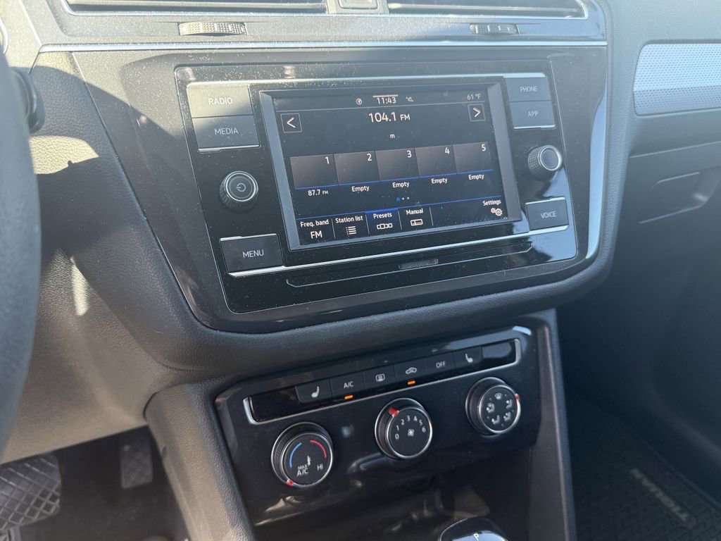 Used 2022 Volkswagen Tiguan S image 19