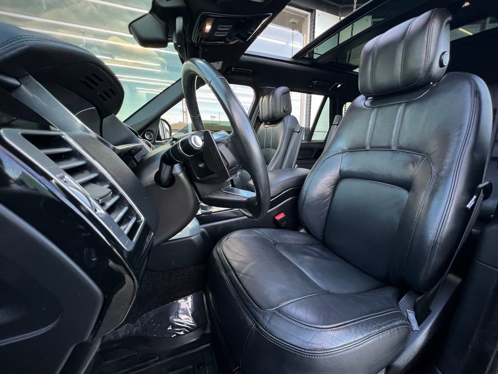 Used 2019 Land Rover Range Rover image 18