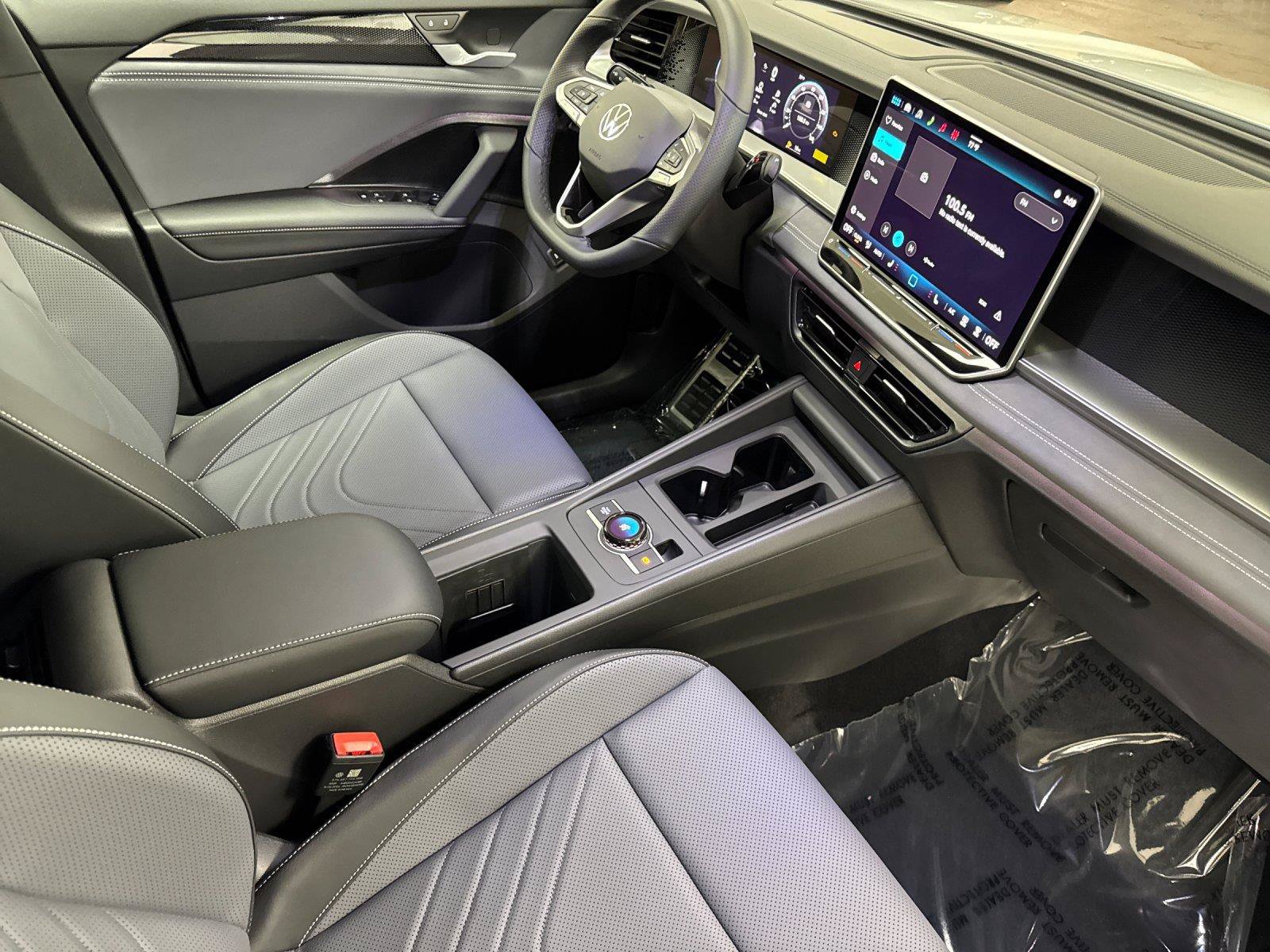 New 2026 Volkswagen Tiguan SE R-Line FWD image 15