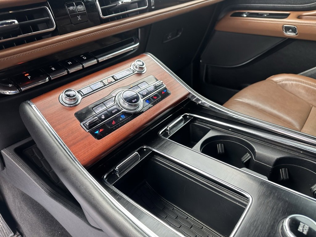 Used 2022 Lincoln Aviator Reserve w/ Elements Package Plus image 14