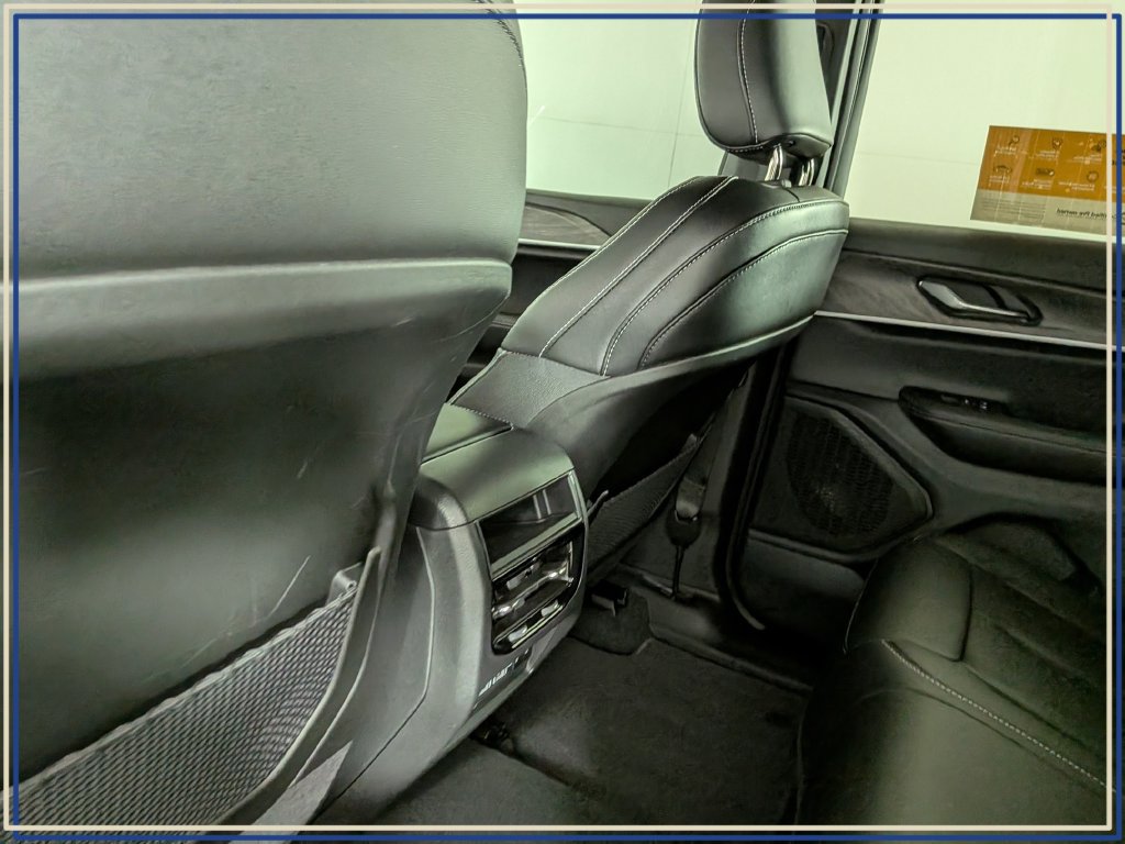 Certified 2025 Jeep Grand Cherokee Limited AWD/4WD image 33