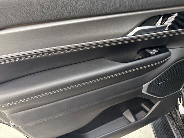 New 2026 Jeep Grand Wagoneer 4WD image 28