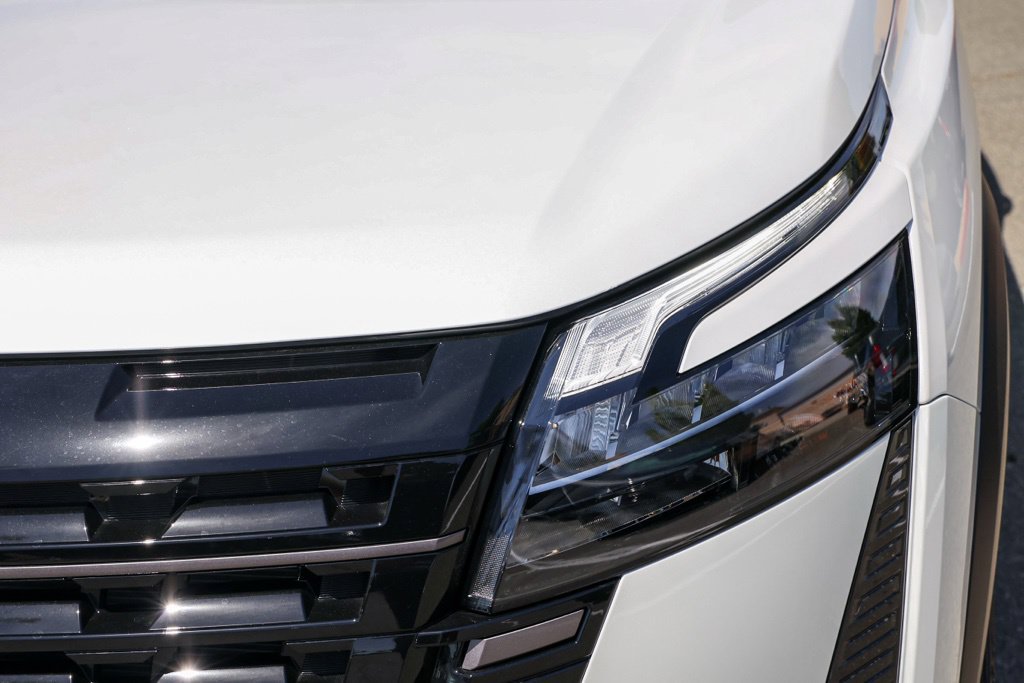 New 2026 Nissan Pathfinder SL FWD image 10