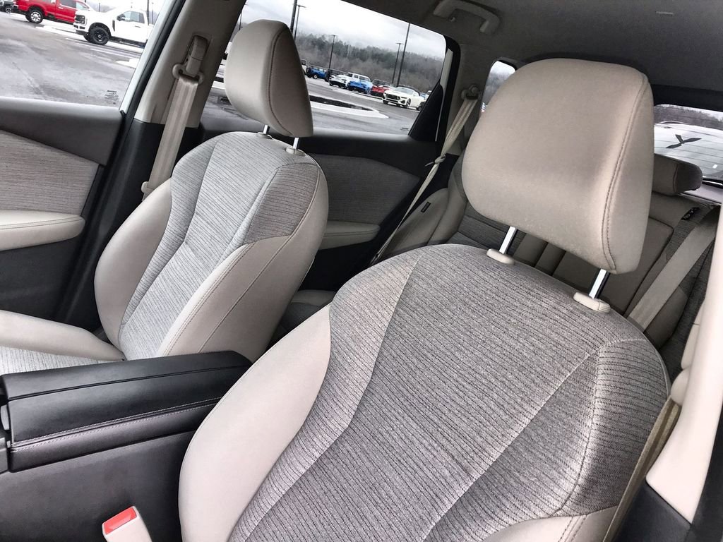 Used 2023 Nissan Rogue SV image 11