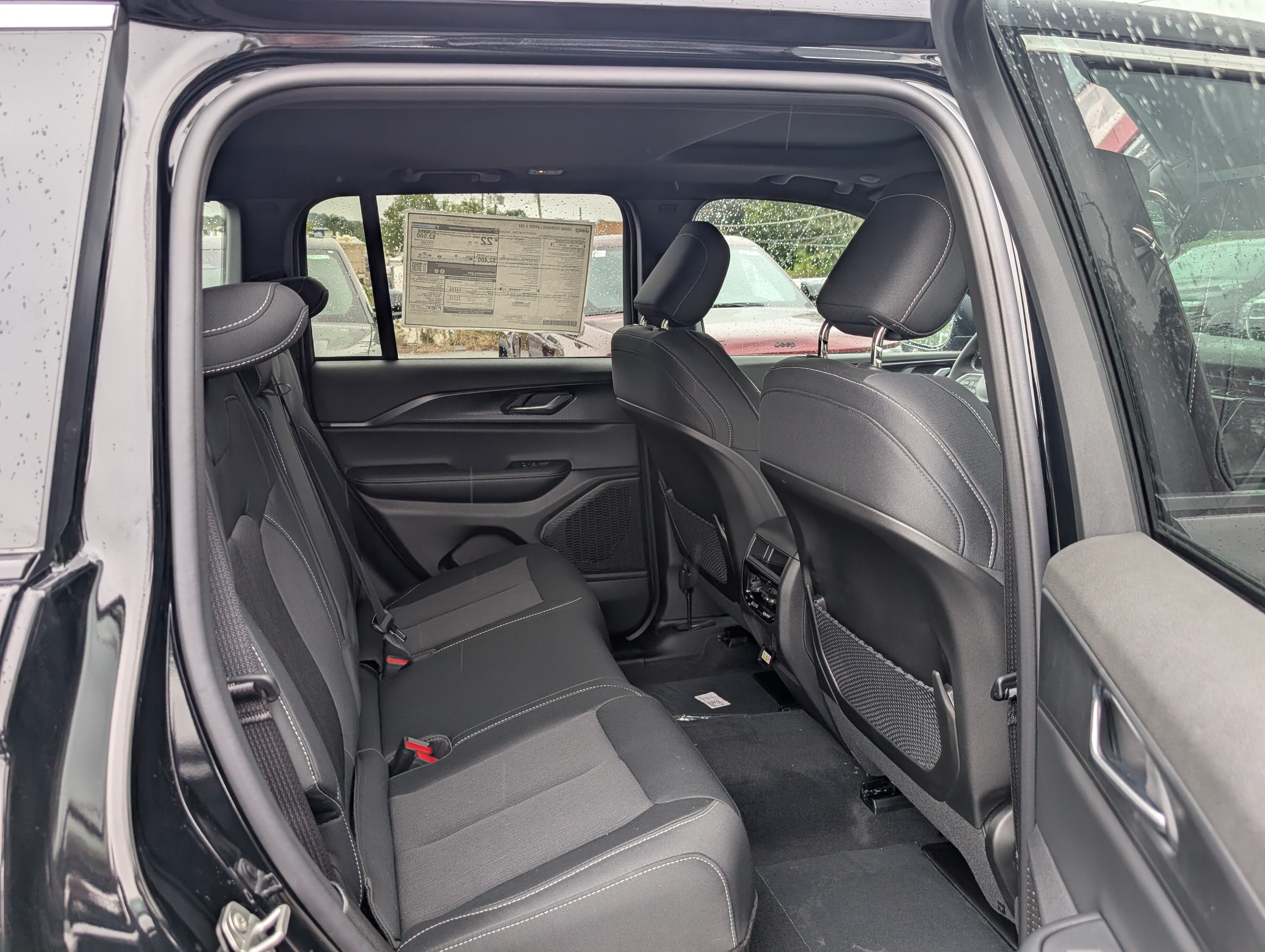 New 2025 Jeep Grand Cherokee Laredo w/ Luxury Tech Group I AWD/4WD image 11