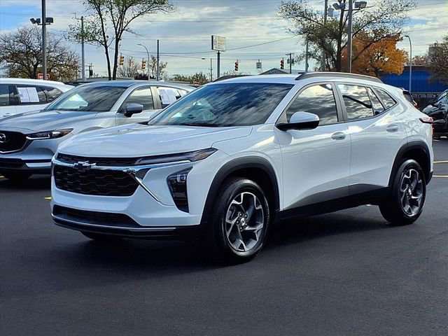 Used 2025 Chevrolet Trax LT