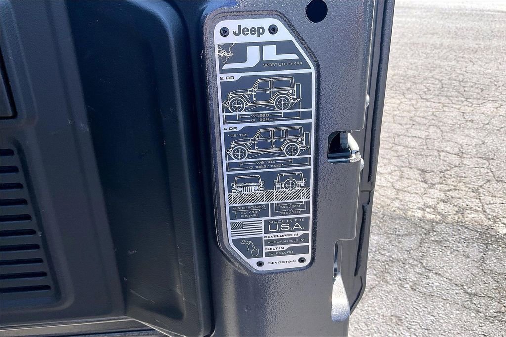 Used 2025 Jeep Wrangler Unlimited Sport AWD/4WD image 24