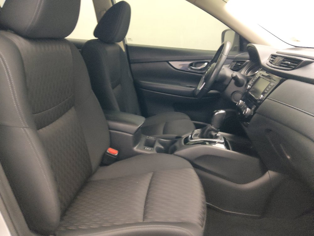 Used 2018 Nissan Rogue SV FWD image 21