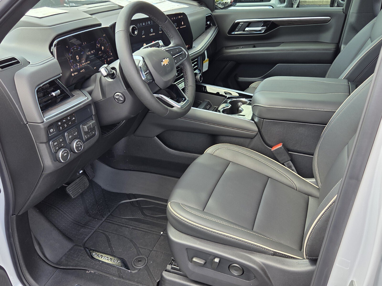 New 2026 Chevrolet Suburban Premier AWD/4WD image 5