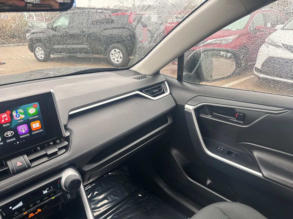 Used 2024 Toyota RAV4 LE image 27