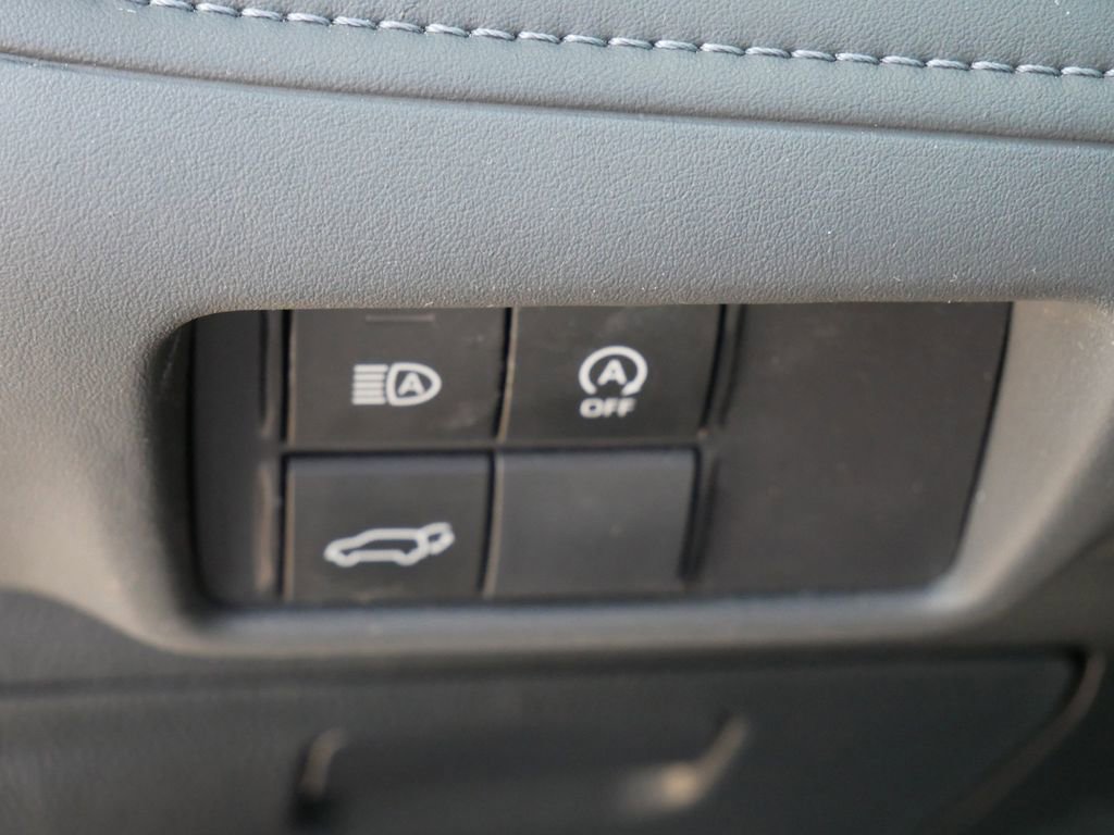 Used 2024 Toyota Highlander LE image 17