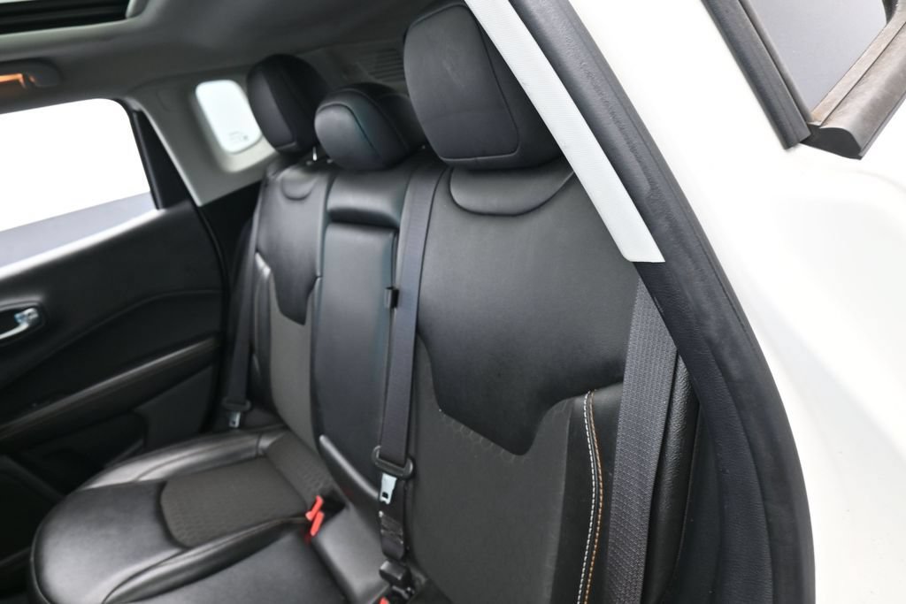 Used 2020 Jeep Compass Latitude FWD image 32