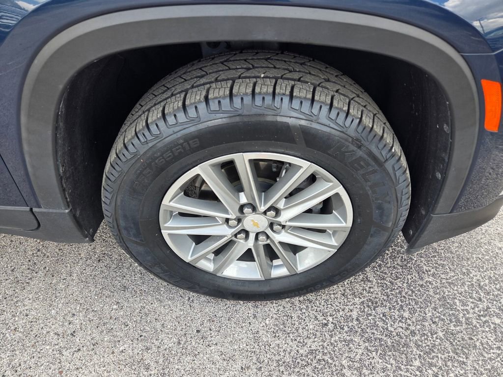 Certified 2023 Chevrolet Traverse LT FWD image 19