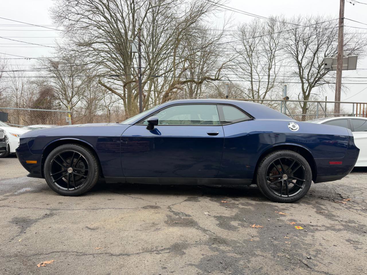 Used 2014 Dodge Challenger SXT image 6