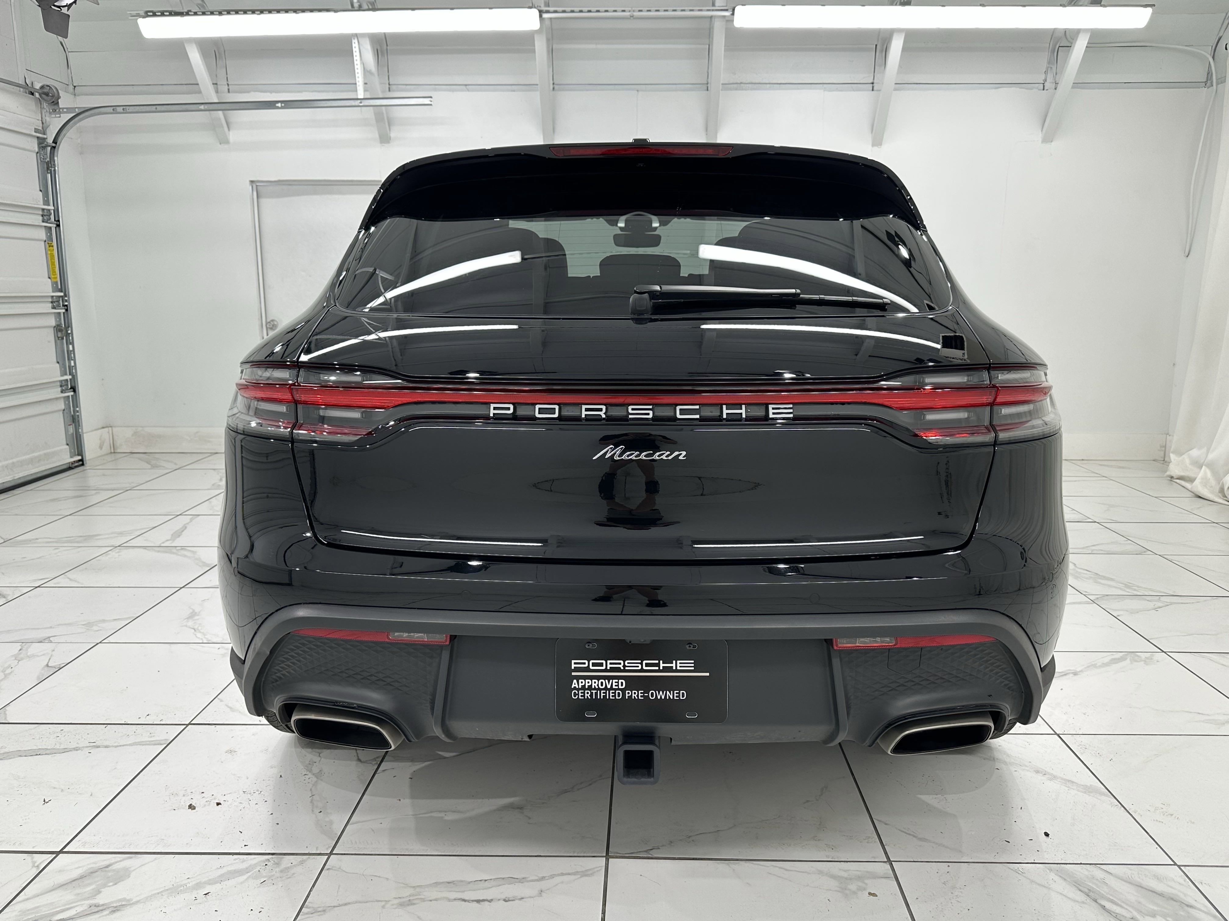 Certified 2024 Porsche Macan image 13