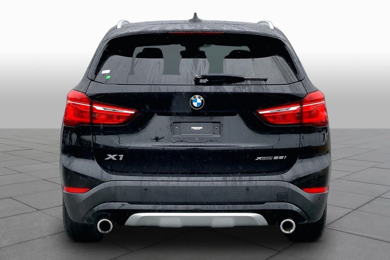 Used 2022 BMW X1 xDrive28i w/ Convenience Package AWD/4WD image 5