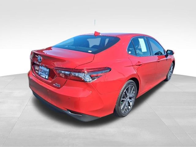 Used 2024 Toyota Camry XLE w/ Navigation Package image 8