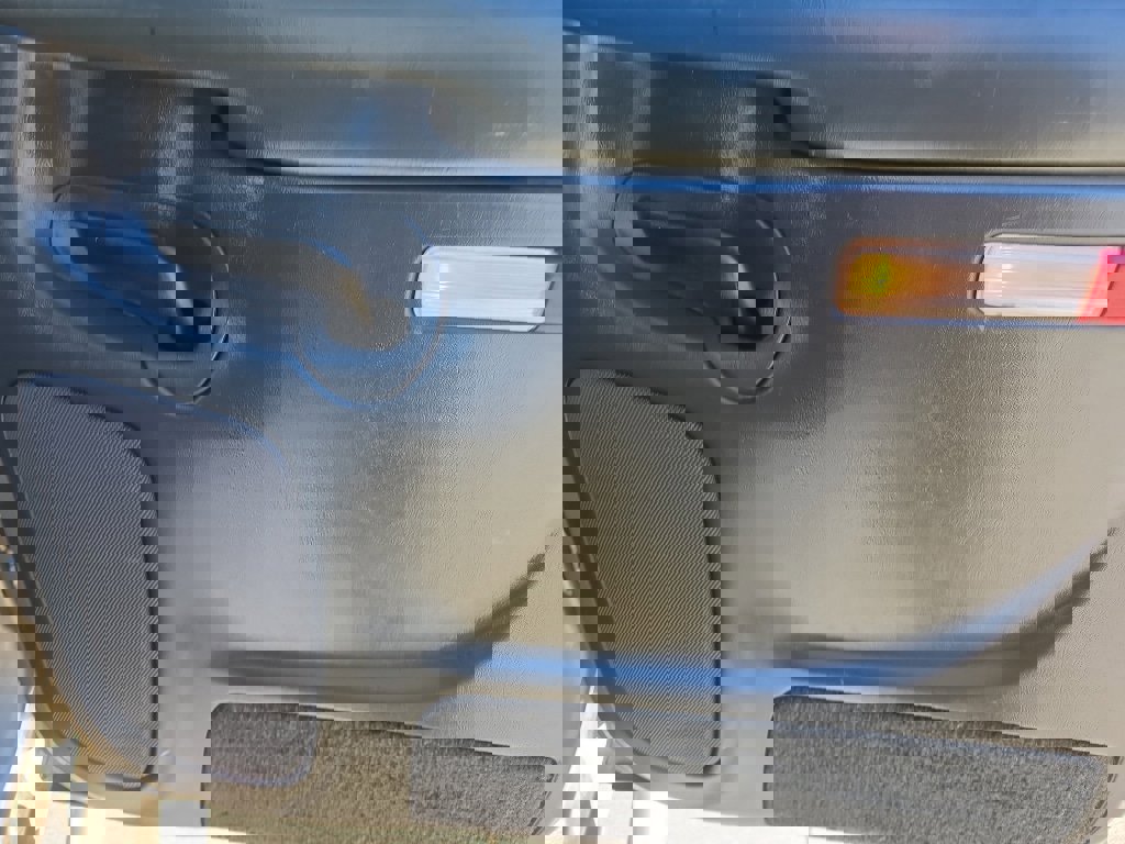 Used 2001 Chevrolet Silverado 2500 LS w/ Off-Road Skid Plate Pkg image 18