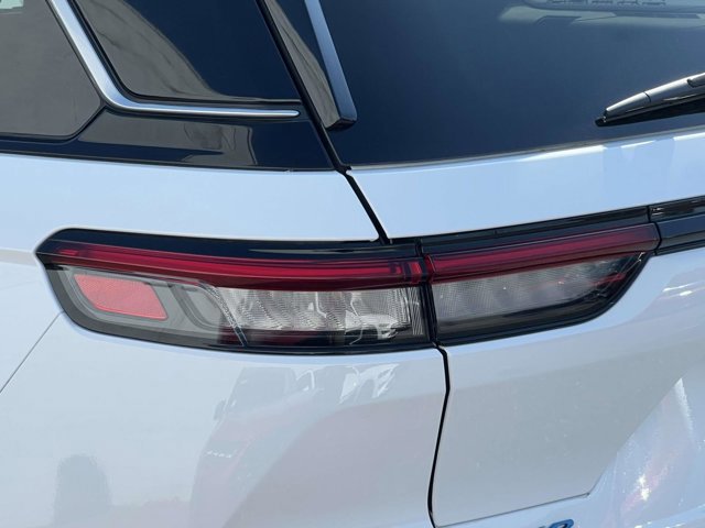 Used 2023 Jeep Grand Cherokee Summit image 9