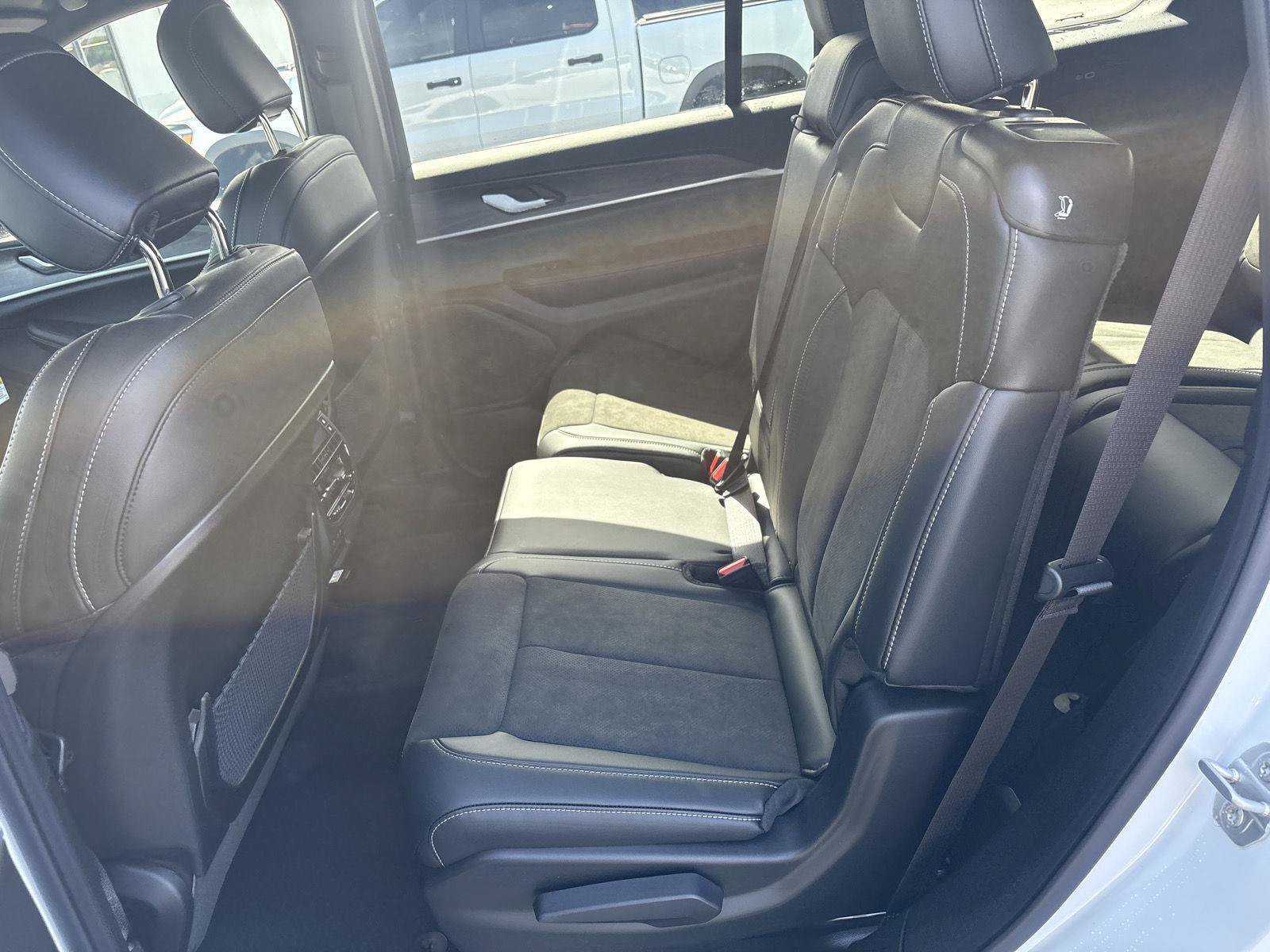 New 2026 Jeep Grand Cherokee L 4WD image 10