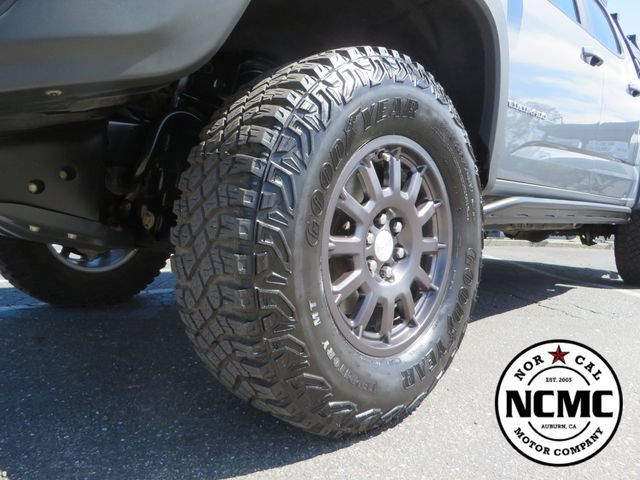 Used 2021 Chevrolet Colorado ZR2 w/ Colorado ZR2 Bison Edition AWD/4WD image 11
