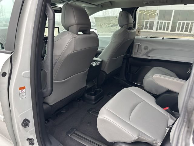 New 2026 Toyota Sienna XLE image 26