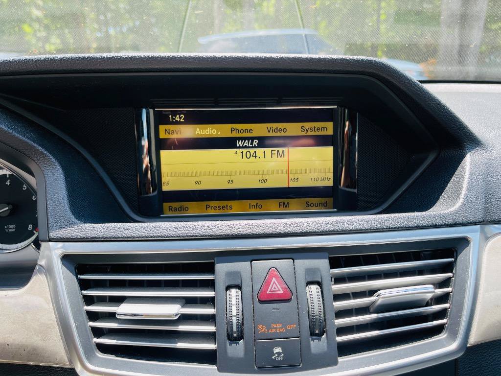 Used 2010 Mercedes-Benz E 350 Sedan image 28
