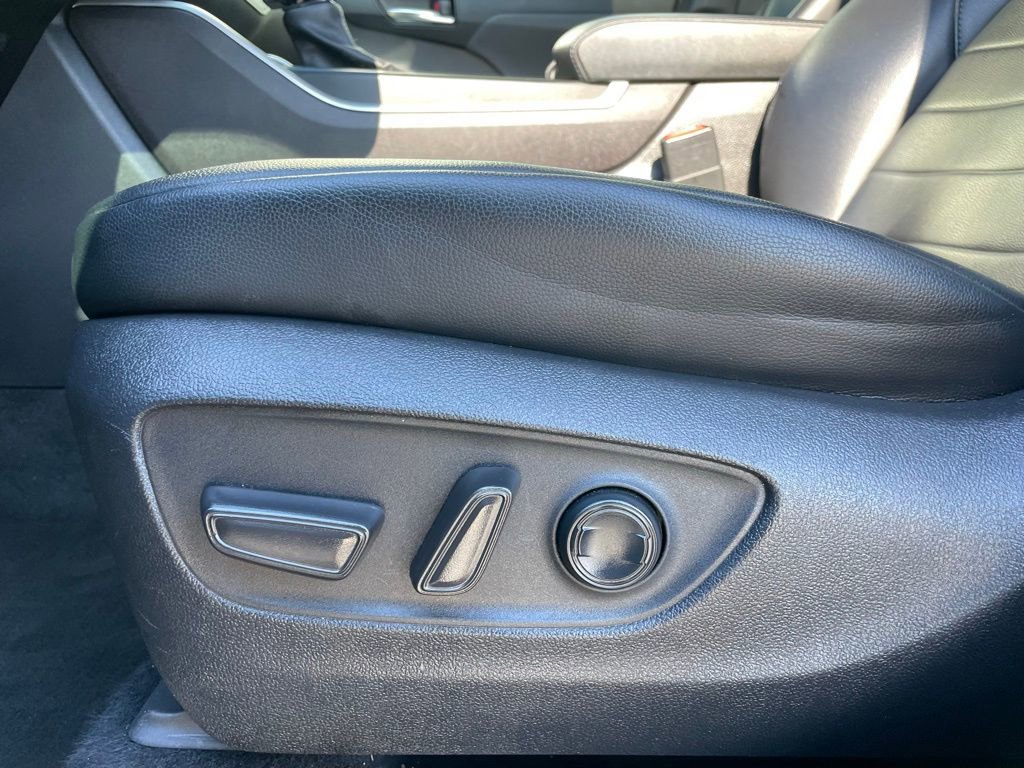 Used 2022 Toyota Highlander XLE image 25