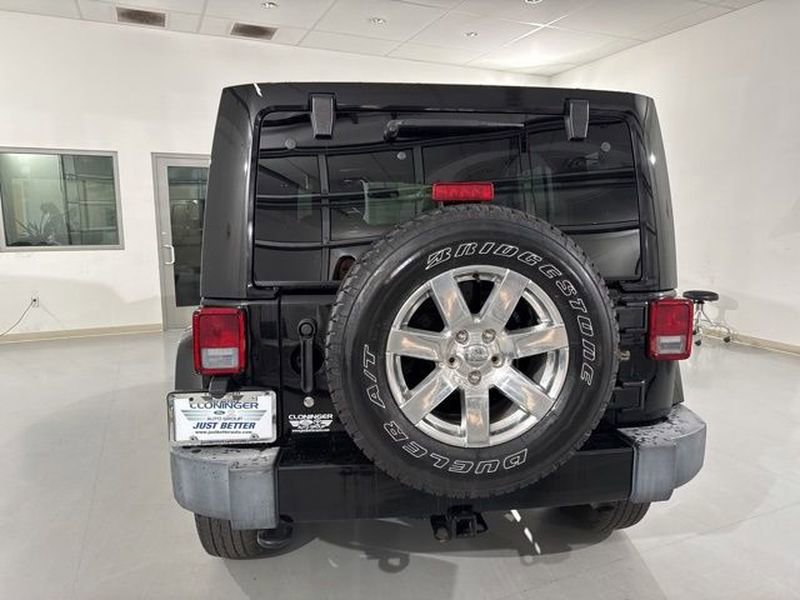 Used 2017 Jeep Wrangler Unlimited Sahara w/ Max Tow Package image 10