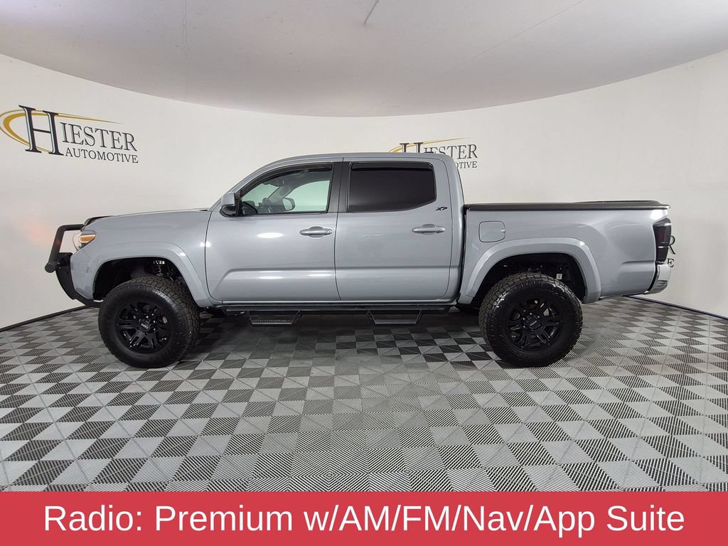 Used 2020 Toyota Tacoma SR5 AWD/4WD image 7